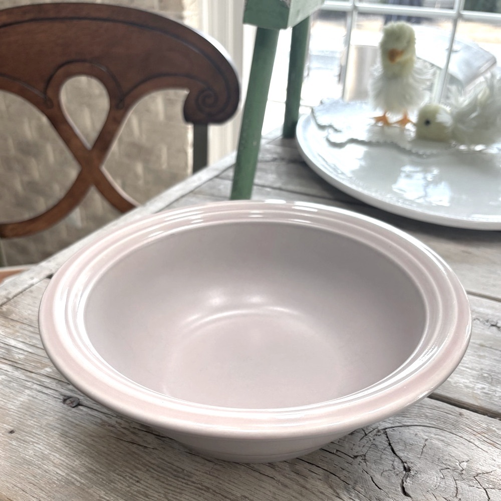 Vintage Pfaltzgraff Serving Bowl. 1990’s Lilac Stoneware | Pottery EUC 9.5” EUC